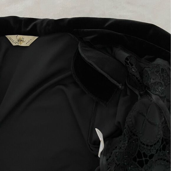 RARE VINTAGE Sagaie Paris Black Velvet Crochet Lace Sequin Blazer, Size 2 - Picture 12 of 15